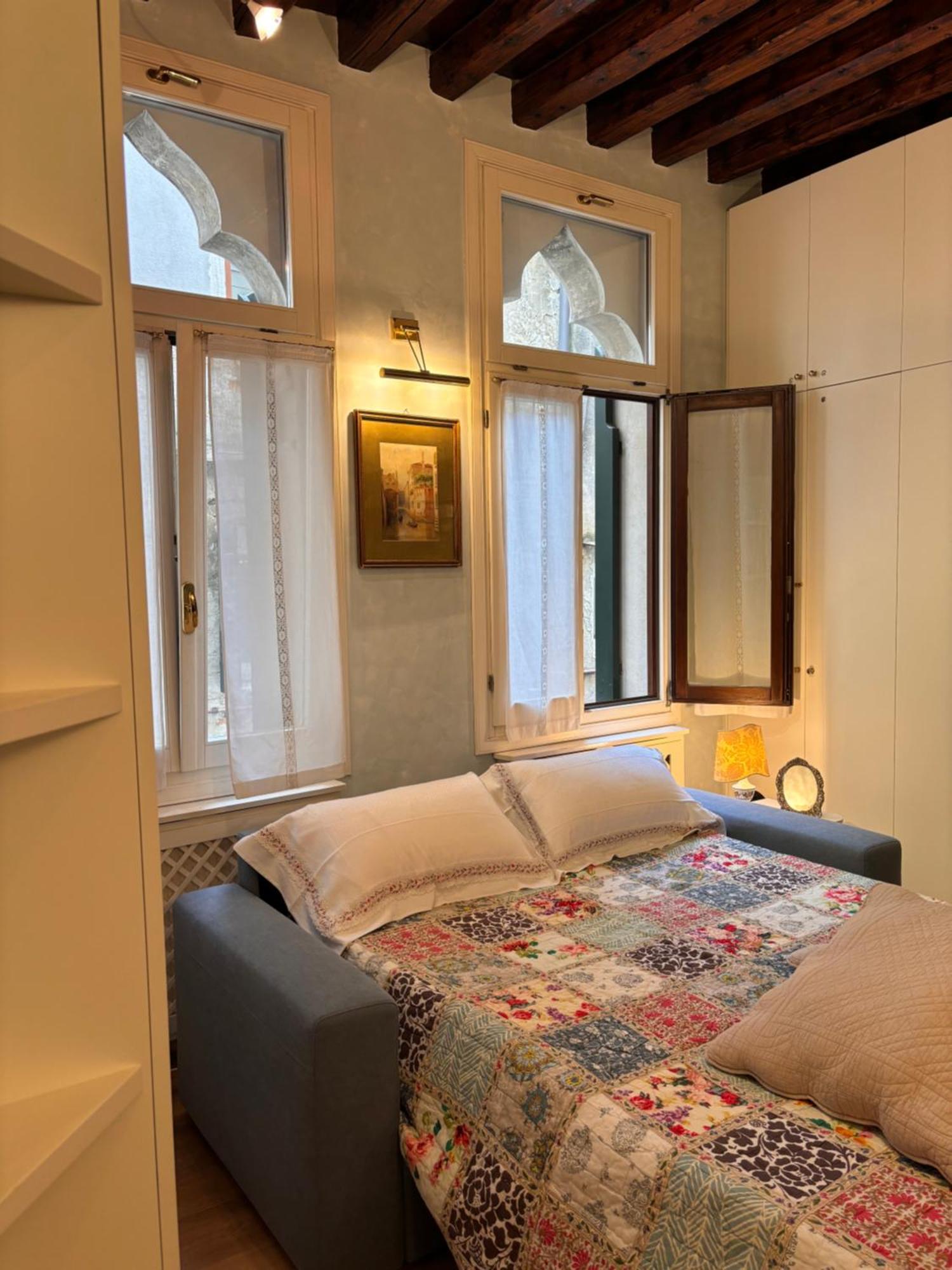 Albrizzi Charme Apartment Венеция Экстерьер фото
