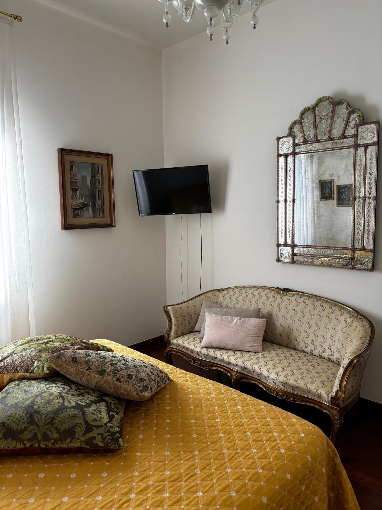 Albrizzi Charme Apartment Венеция Экстерьер фото